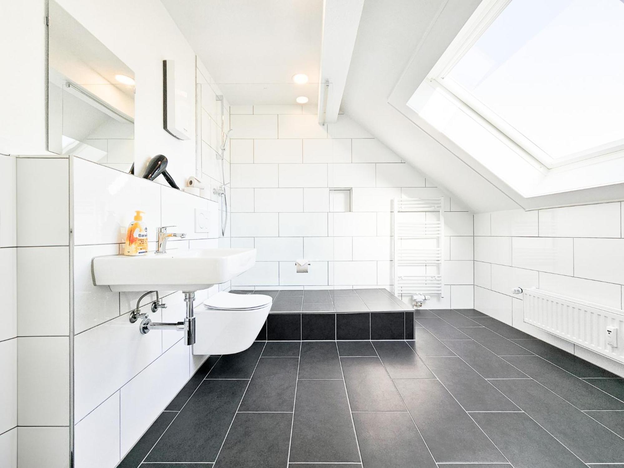 Raj Living - City Center Apartments With 5 Rooms - 10 Min Messe Dus Düsseldorf Exterior foto