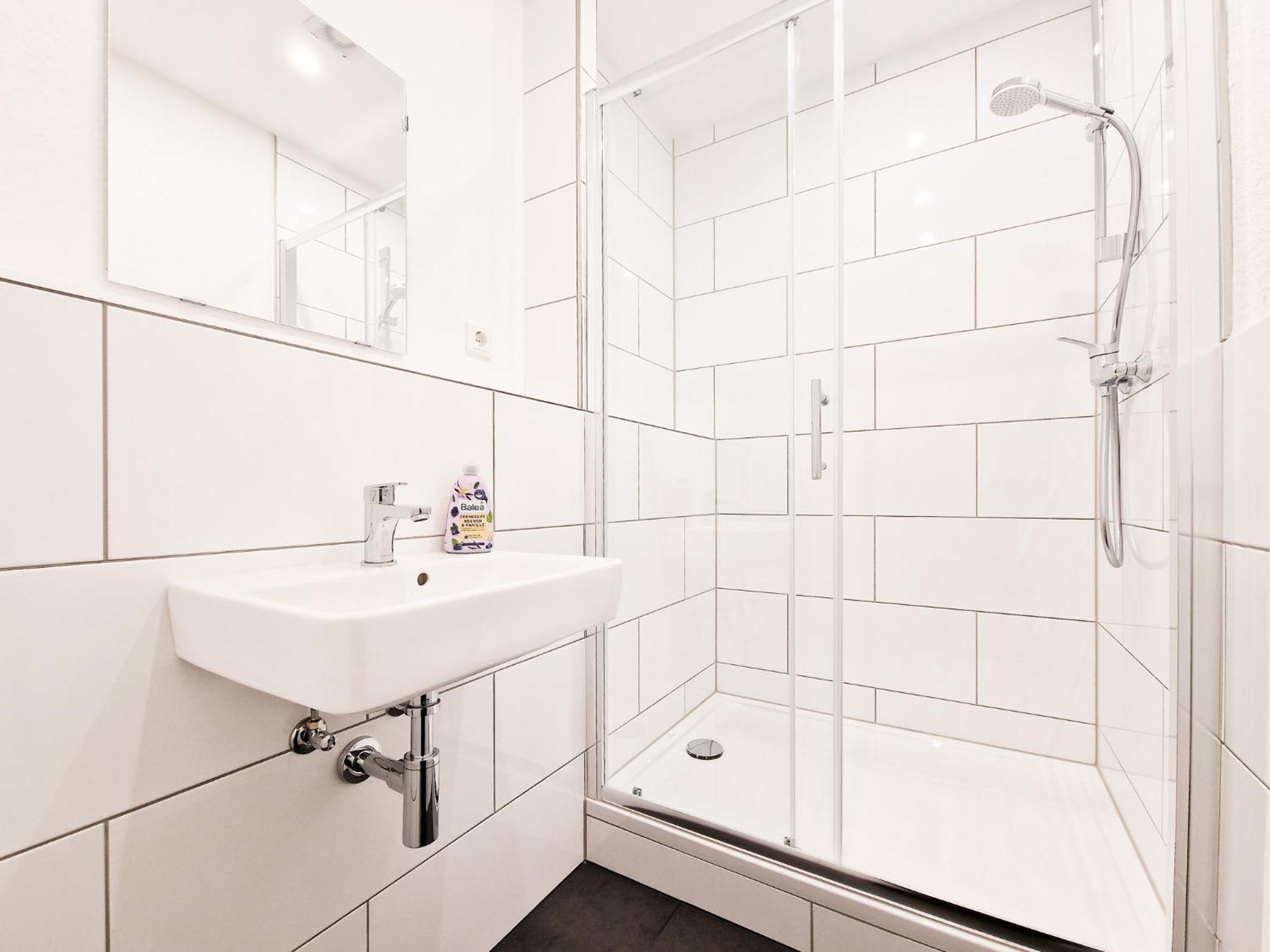 Raj Living - City Center Apartments With 5 Rooms - 10 Min Messe Dus Düsseldorf Exterior foto