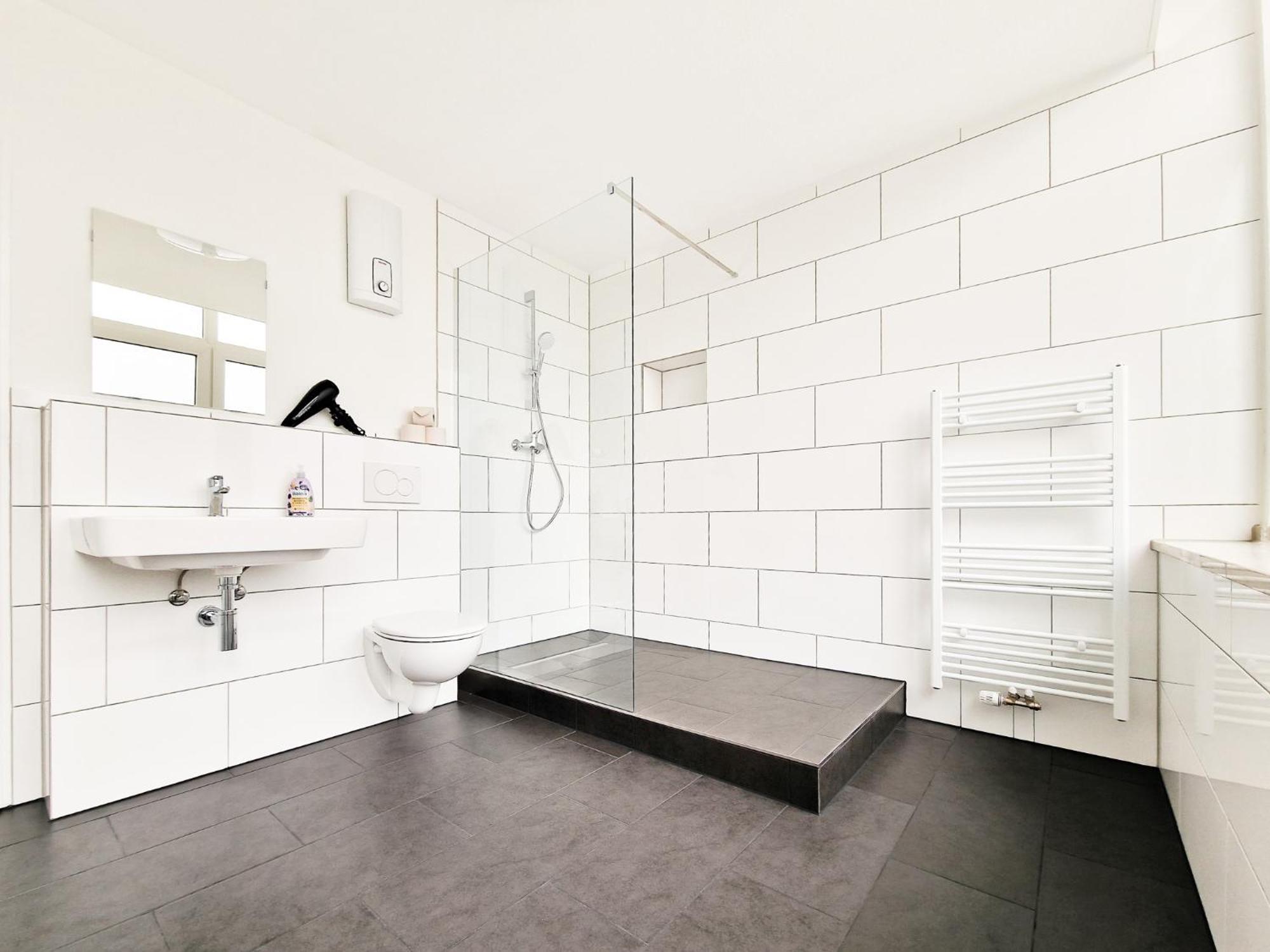 Raj Living - City Center Apartments With 5 Rooms - 10 Min Messe Dus Düsseldorf Exterior foto